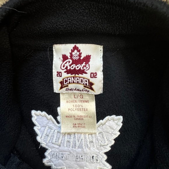 Vintage Roots Team Canada Olympic Salt Lake City 2002 Sweater - Picture 9 of 10